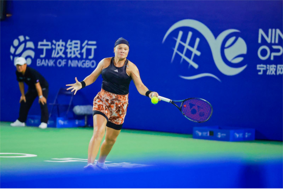 缺乏足够的 缺乏足够的