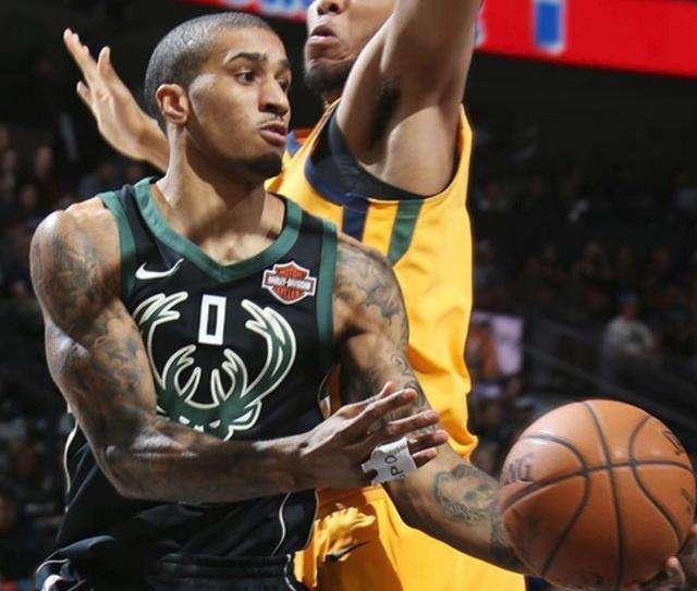 阿尔瓦雷斯 阿尔瓦雷斯